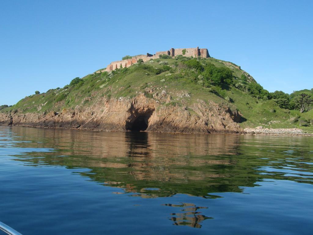 Hotel Sandvig Havn Аллинге Экстерьер фото