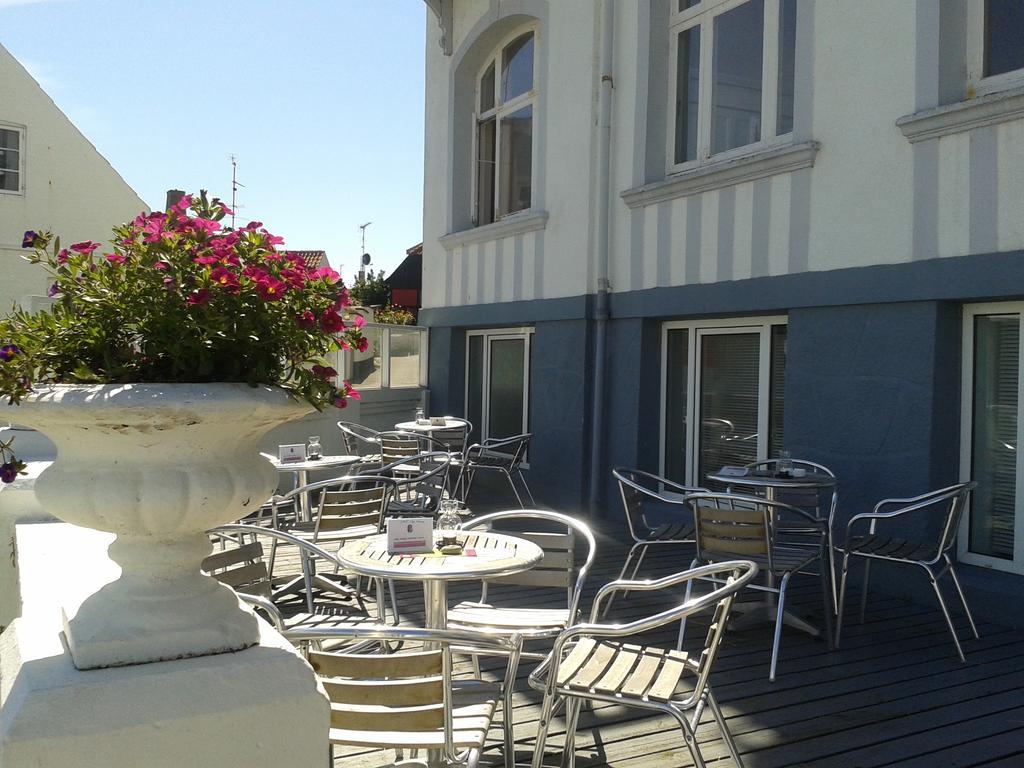 Hotel Sandvig Havn Аллинге Экстерьер фото