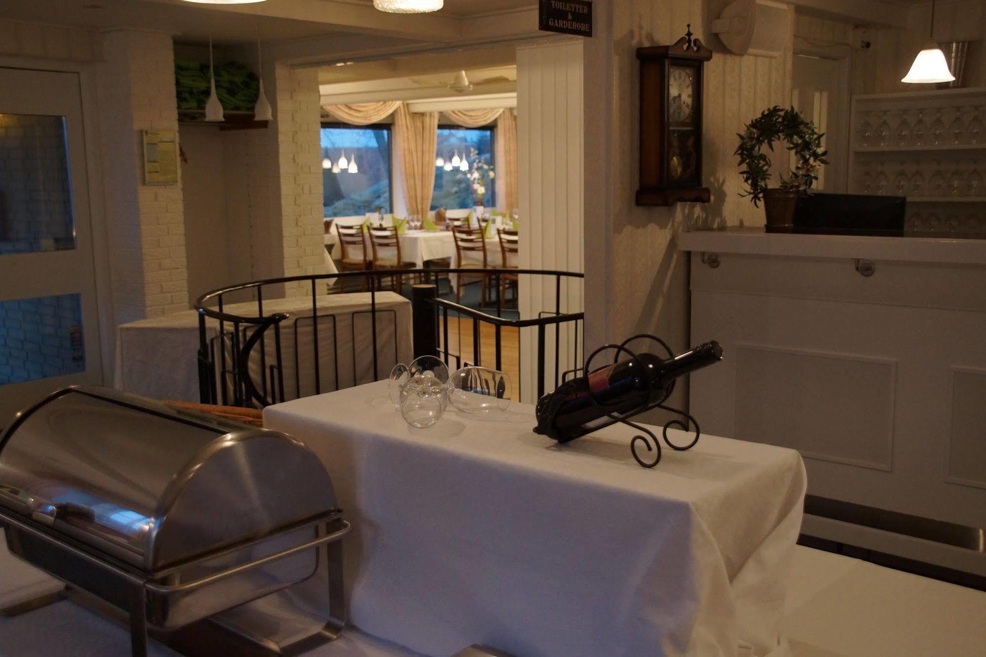Hotel Sandvig Havn Аллинге Экстерьер фото