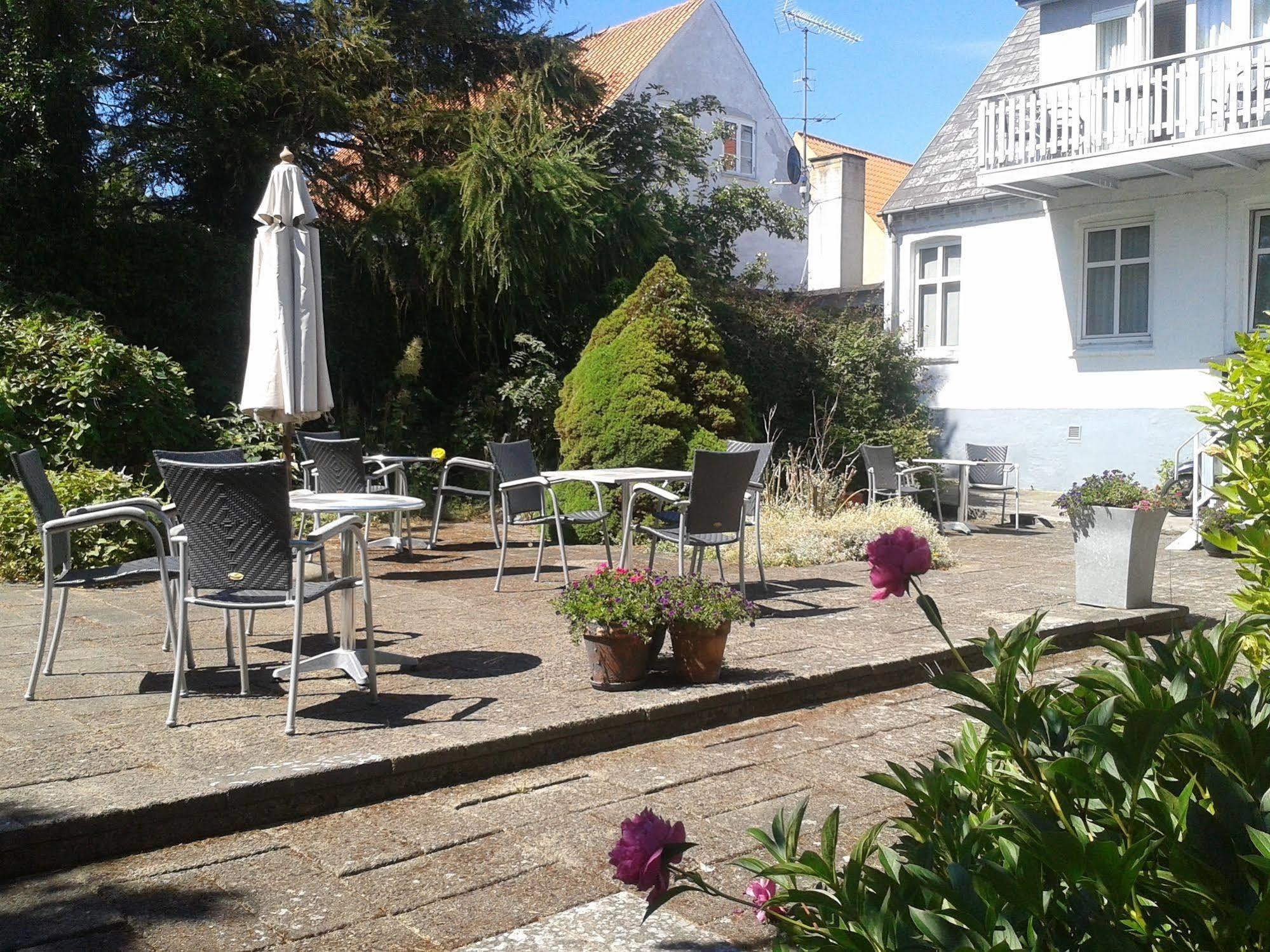 Hotel Sandvig Havn Аллинге Экстерьер фото